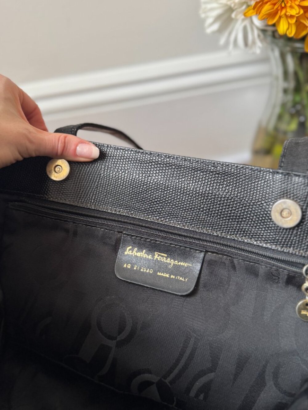 Salvatore Ferragamo Black Textured Leather Vara Bow Shoulder Tote - Picture 9 of 16